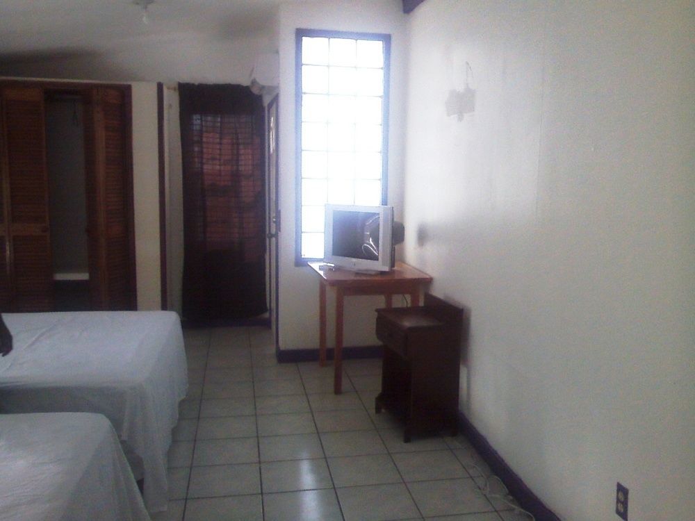 Amelia Guest House San Pedro  Exterior foto